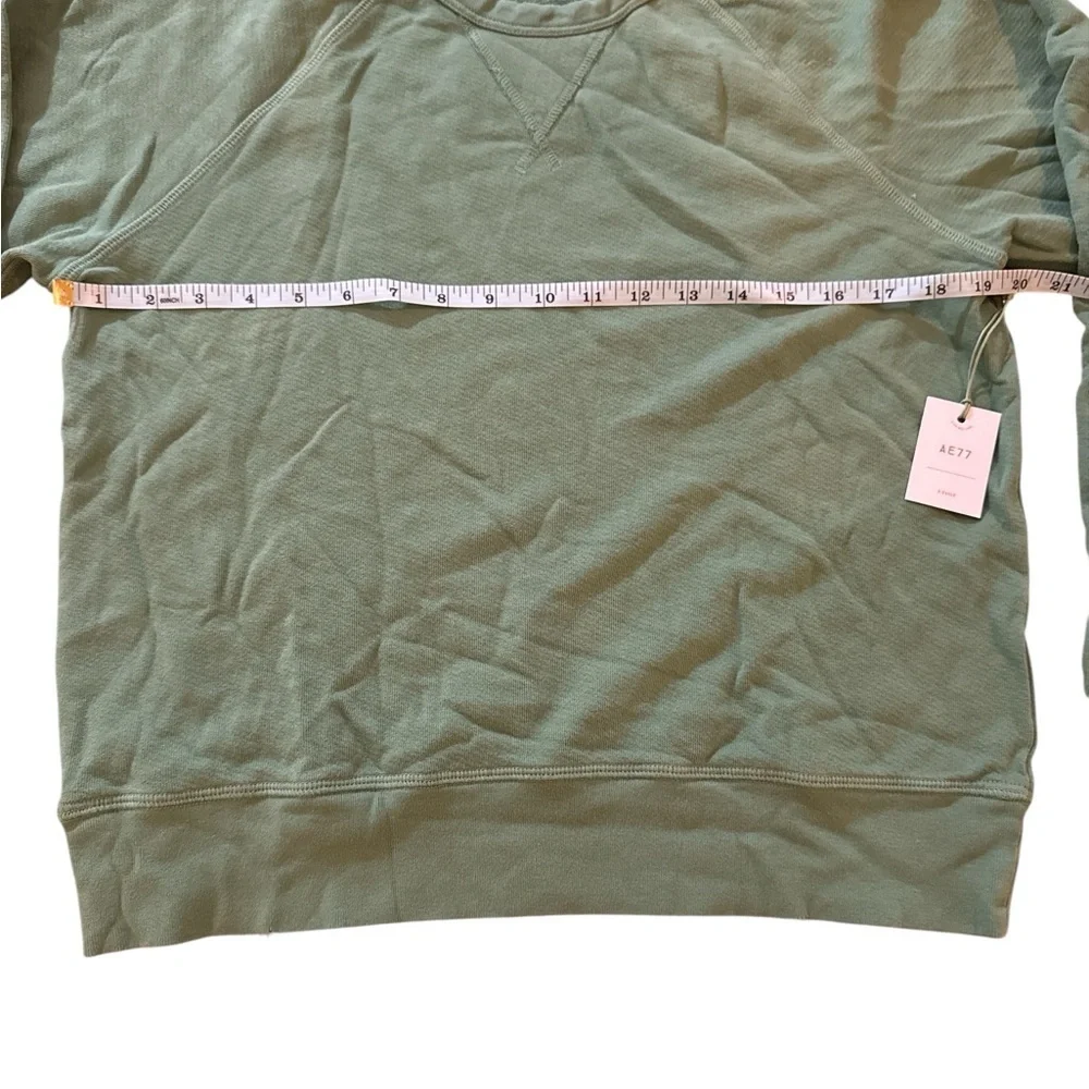 AE77 Women’s Crewneck Sweatshirt Green Fleece Pullover Size M NWT